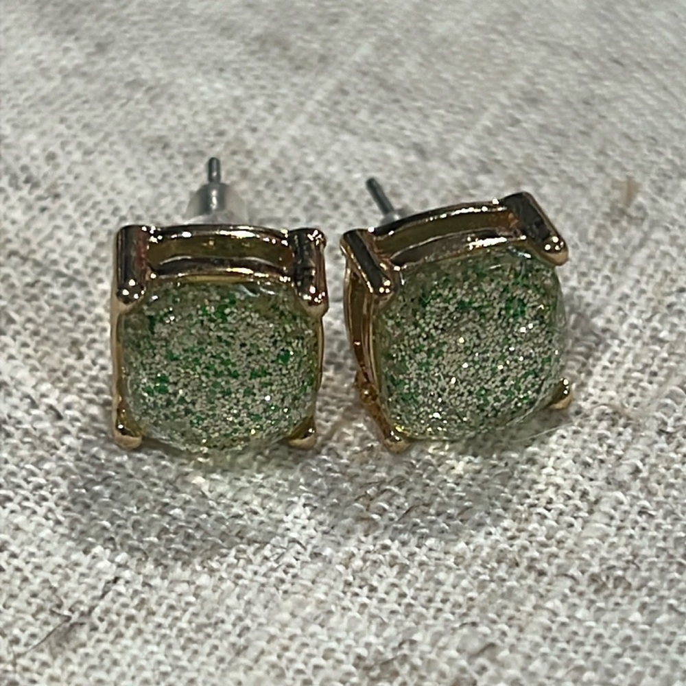 pale green glitter studs earrings-NWT